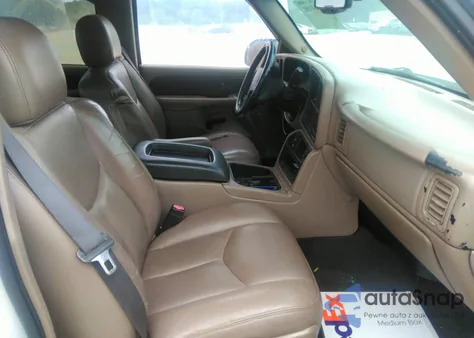 2004 Chevrolet Avalanche 1500 из США, поврежденный, VIN 3GNEC12T14G126533